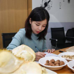 娱乐吃瓜酱试吃员,揭秘美食背后的娱乐故事