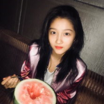 吃瓜娱乐图片搞笑可爱女,搞笑可爱女生吃瓜娱乐瞬间
